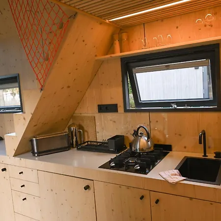Tiny House Pioneer 2 - Tiny Spot Friesland Holiday home *